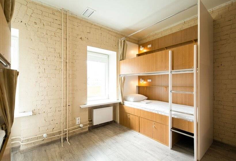 家庭房间共用浴室, Makarov Hostel