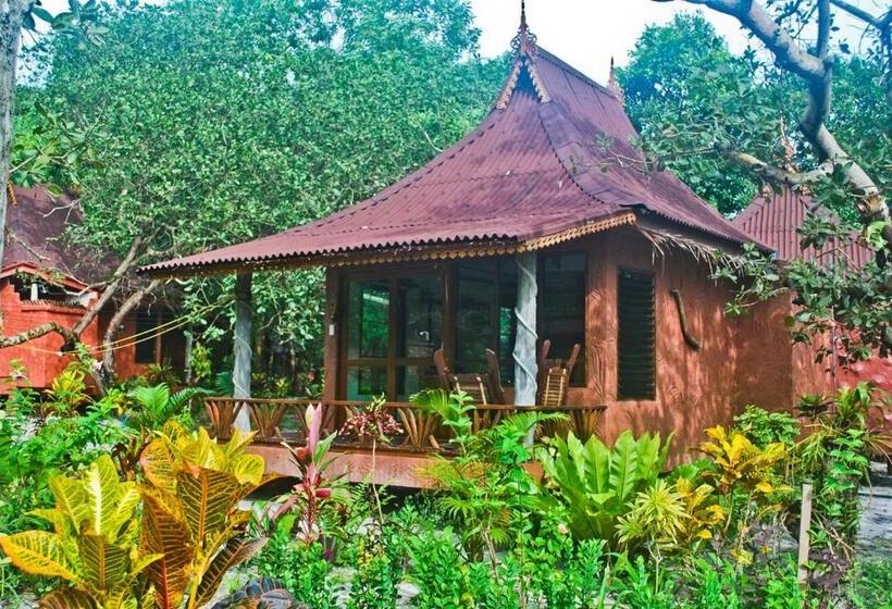 سوئیت جونیور با چشمانداز باغ, Bamboo Bungalows