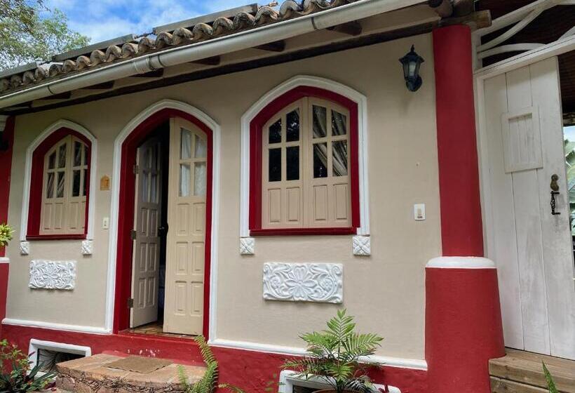 מיטת קינג בסוויטה, Pousada Vila Serrano