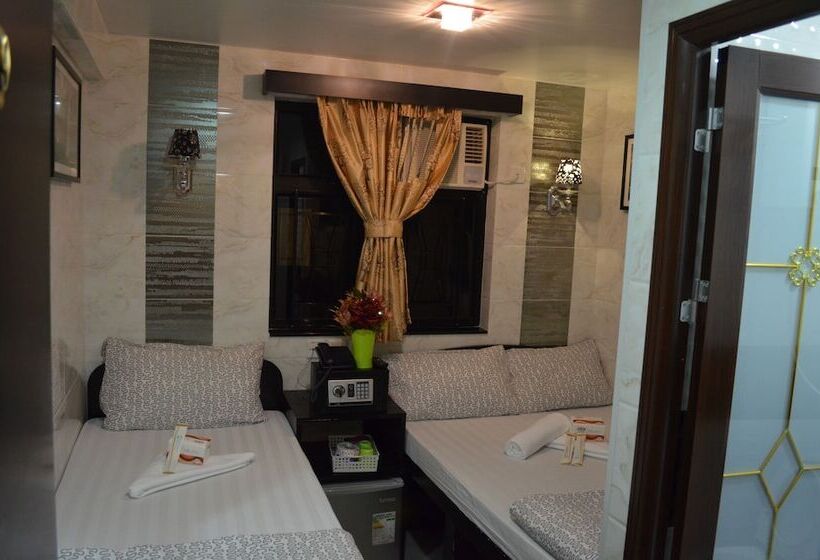 اتاق استاندارد سه نفره, Skystar Hostel