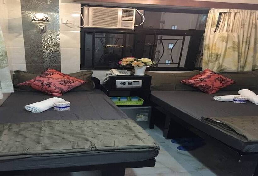 اتاق استاندارد سه نفره, Skystar Hostel