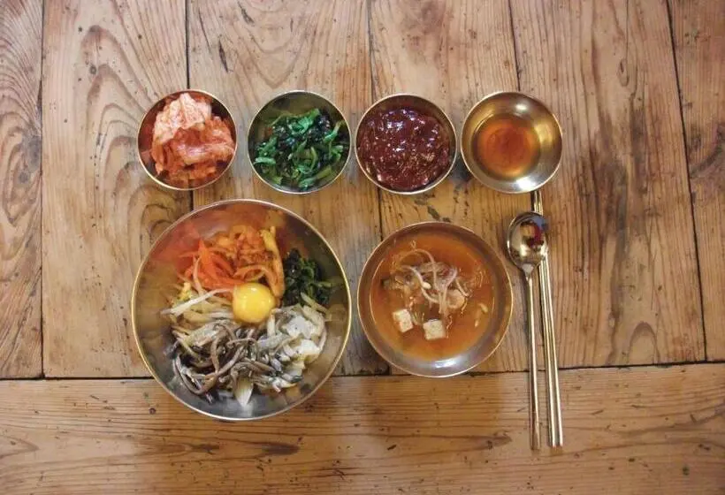 اتاق استاندارد سه نفره, Bukchon Sosunjae Guesthouse