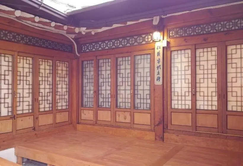 اتاق استاندارد چهار تخته, Bukchon Sosunjae Guesthouse
