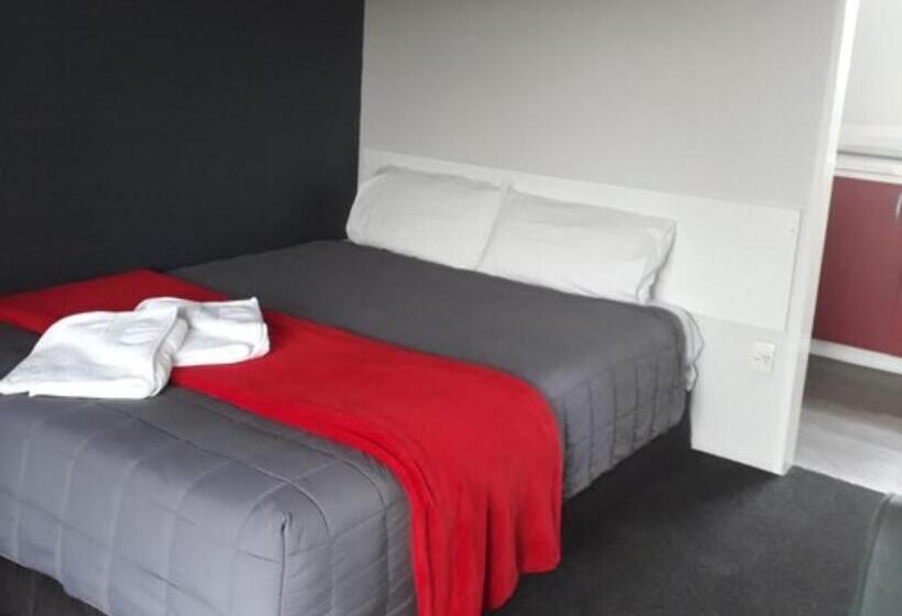 Студия Стандарт, Aotea Motel