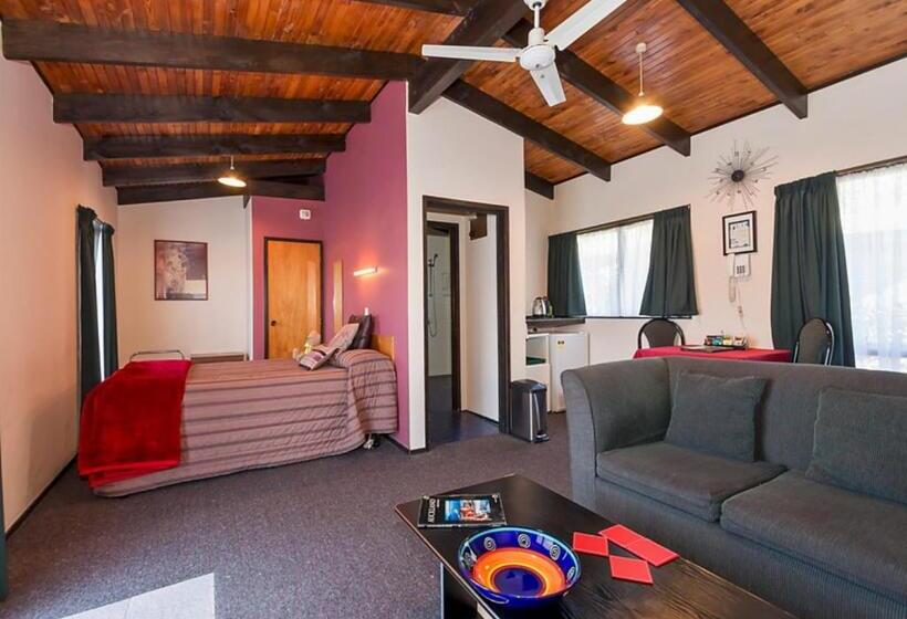 标准间, Grange Motel