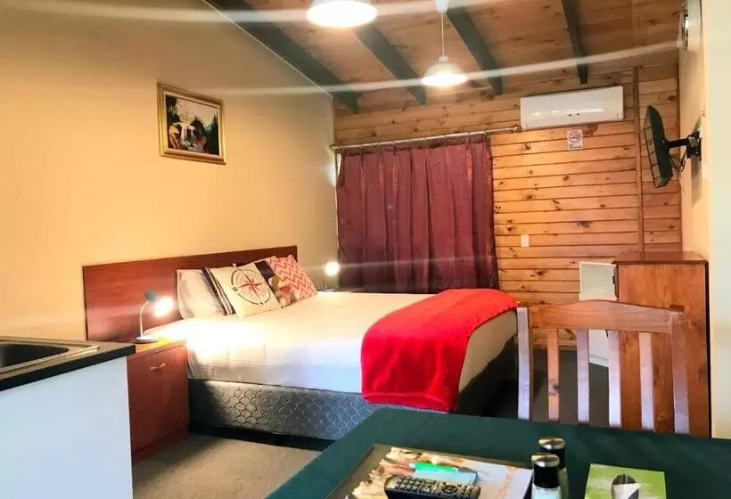Standard-studio, Grange Motel