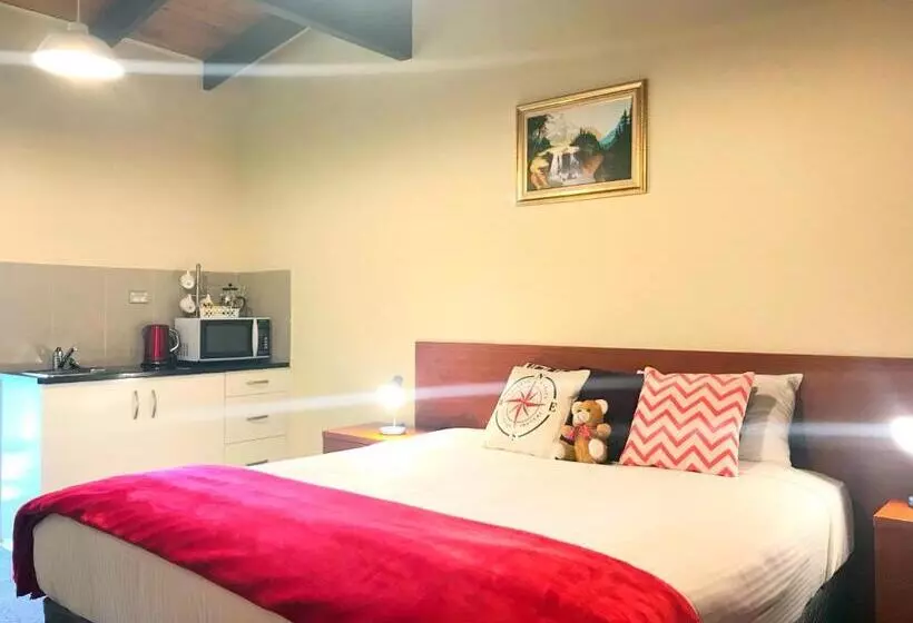 Standard-studio, Grange Motel