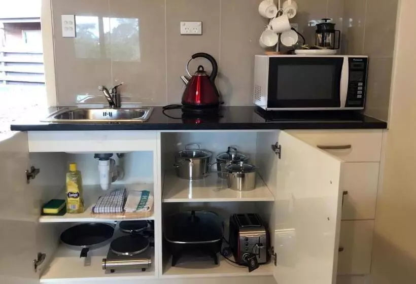 Deluxe-studio, Grange Motel