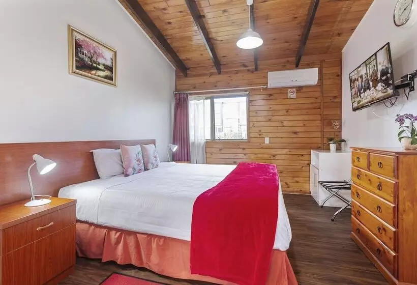 Standard-studio, Grange Motel