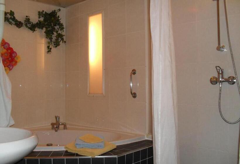 חדר דחוקס עם מיטת קינג, Hoogland Zandvoort Aan Zee