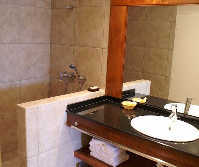 سوییت با چشمانداز دریا, Le Stanley Hotel And Suites