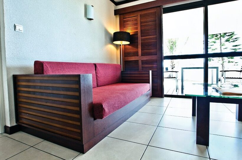 سوییت با چشمانداز دریا, Le Stanley Hotel And Suites