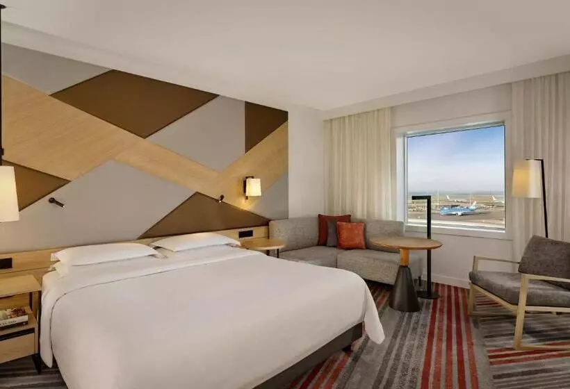 キングサイズベッドのデラックスルーム, Sheraton Amsterdam Airport Hotel And Conference Center