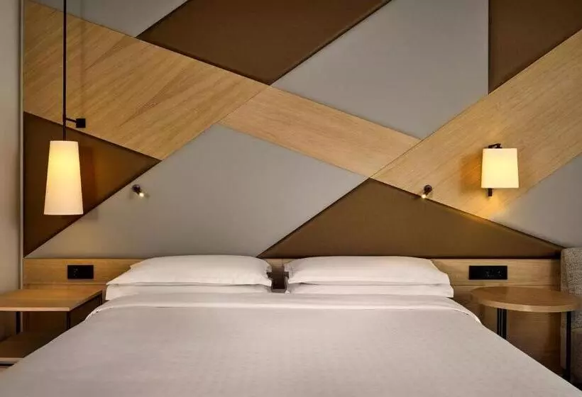 キングサイズベッド、ビュー付きデラックスルーム, Sheraton Amsterdam Airport Hotel And Conference Center