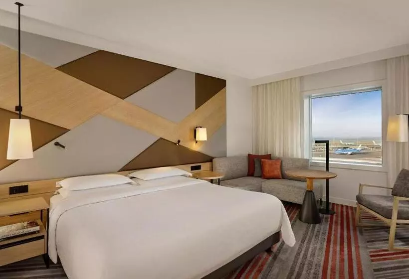 キングサイズベッド、ビュー付きデラックスルーム, Sheraton Amsterdam Airport Hotel And Conference Center