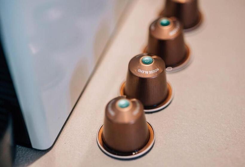 اتاق خانوادگی با چشمانداز دریا, Sorobon Luxury Beach Resort