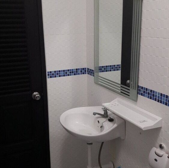 اتاق اکونومی, Da Moreno Rawai