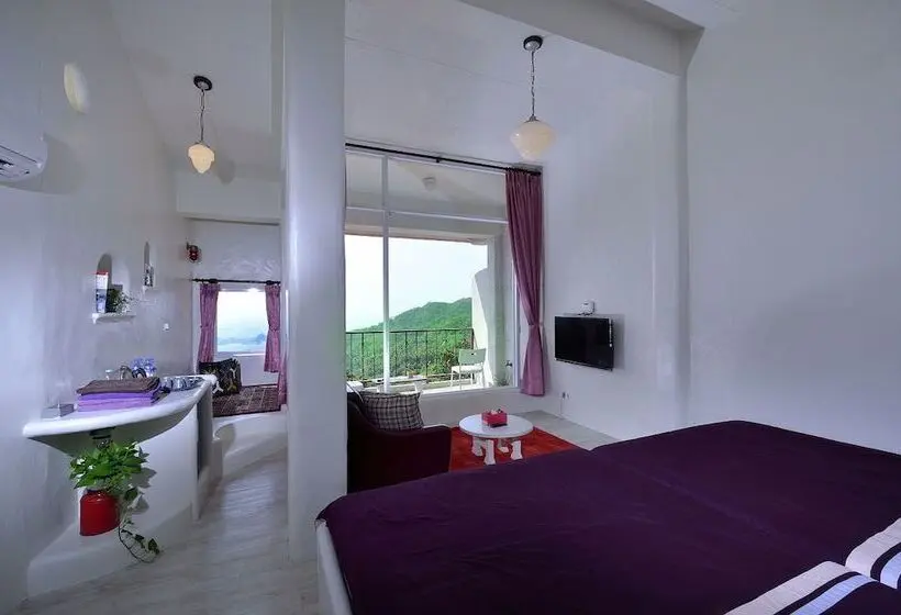 اتاق استاندارد چهار تخته با چشم‌انداز دریا, Sunnyroom