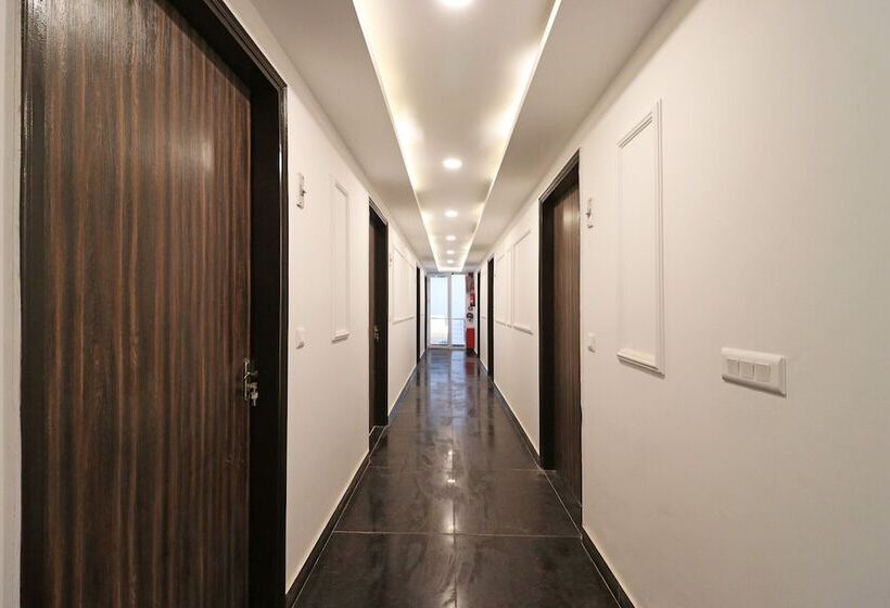 Quarto Deluxe, Mayda Prime Near Delhi Airport