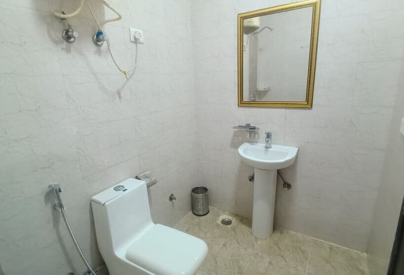 اتاق لوکس, Mayda Prime Near Delhi Airport