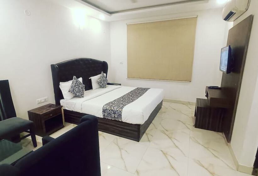 اتاق لوکس, Mayda Prime Near Delhi Airport