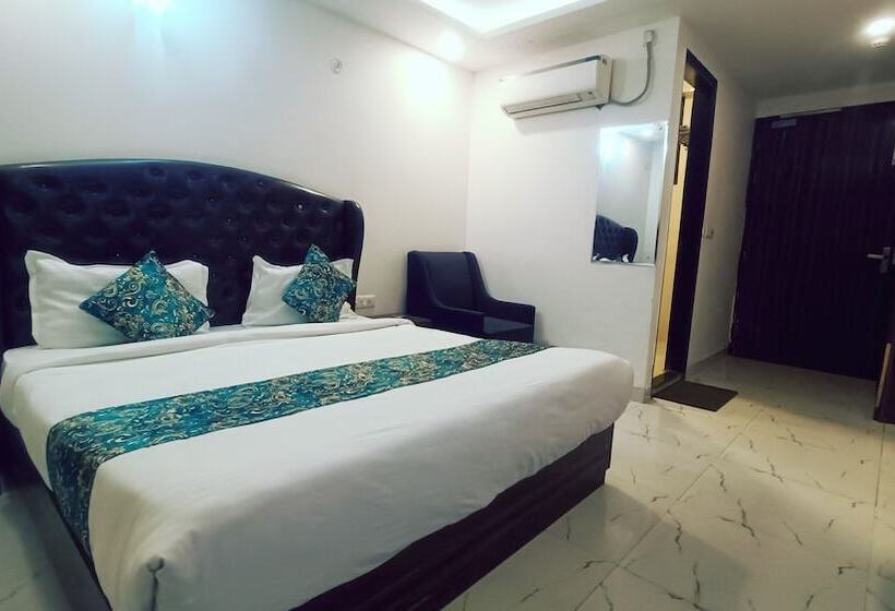 اتاق لوکس, Mayda Prime Near Delhi Airport