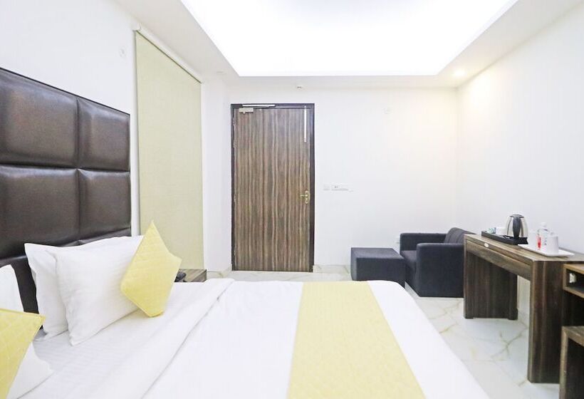 Quarto Deluxe, Mayda Prime Near Delhi Airport