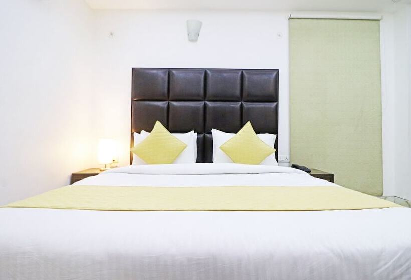Quarto Deluxe, Mayda Prime Near Delhi Airport