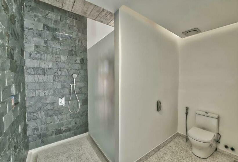 이그제큐티브 스위트, Chan Boutique