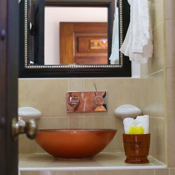 اتاق استاندارد, Ciudad Blanca