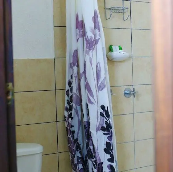 اتاق استاندارد سه نفره, Ciudad Blanca