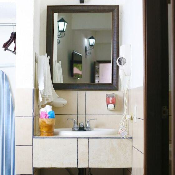 اتاق استاندارد سه نفره, Ciudad Blanca