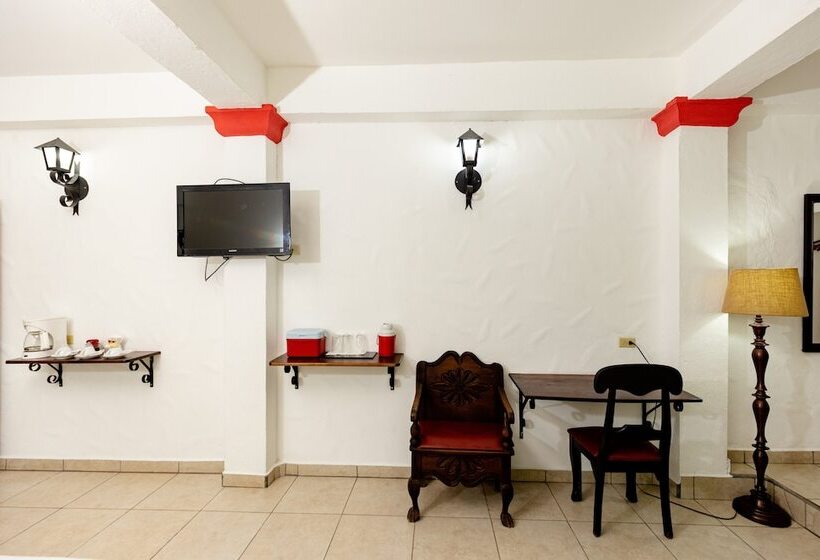 اتاق استاندارد سه نفره, Ciudad Blanca