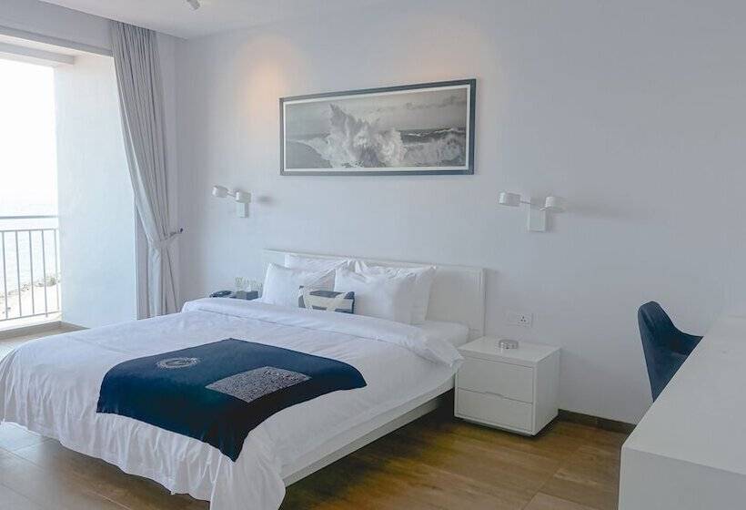 Номер Deluxe, La Vogue Boutique Hotel & Casino