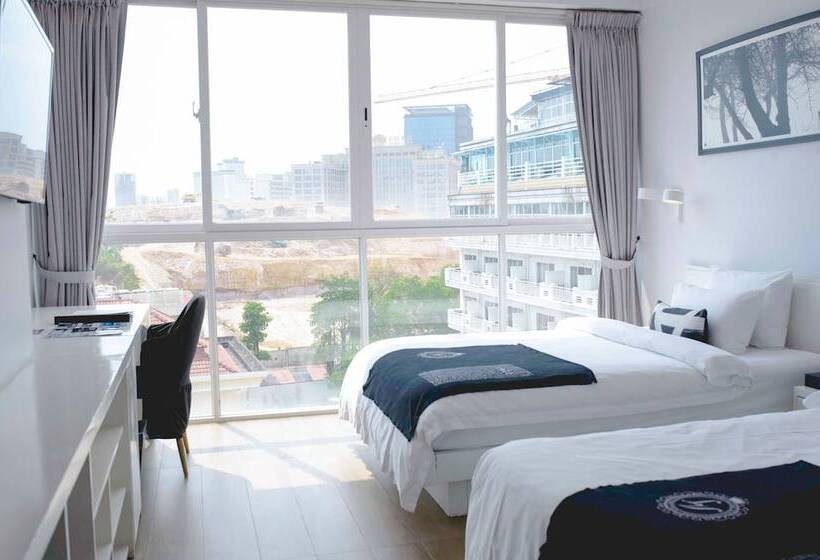 Номер Deluxe, La Vogue Boutique Hotel & Casino