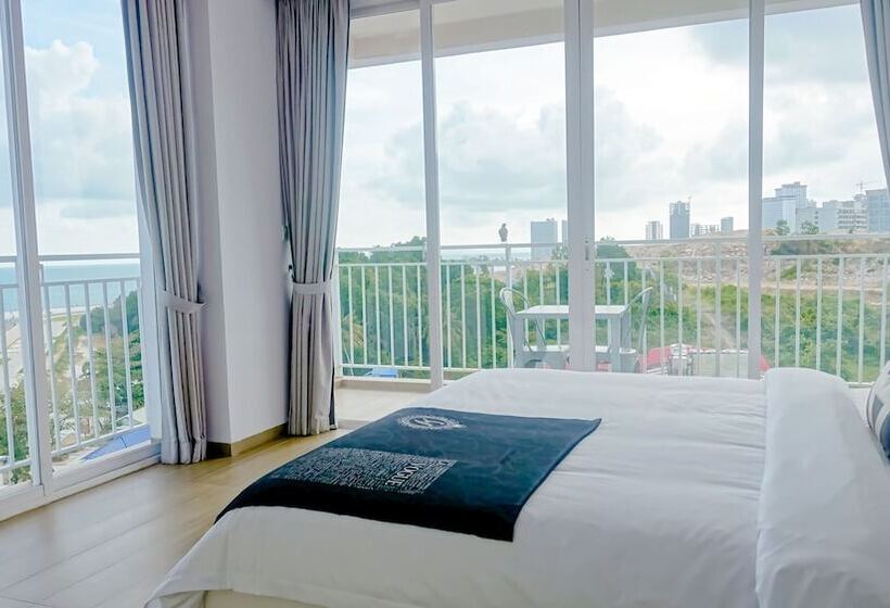 Номер Deluxe, La Vogue Boutique Hotel & Casino