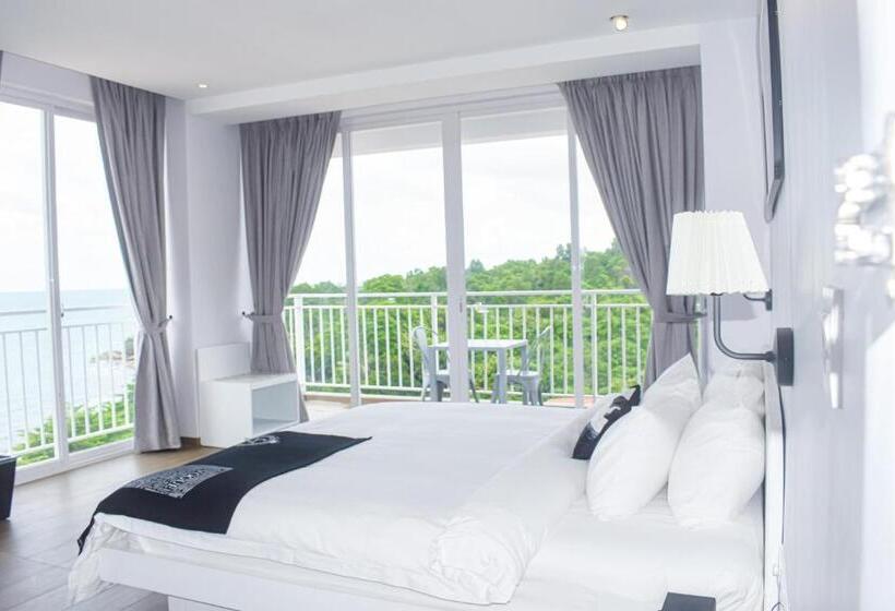 Номер Deluxe, La Vogue Boutique Hotel & Casino