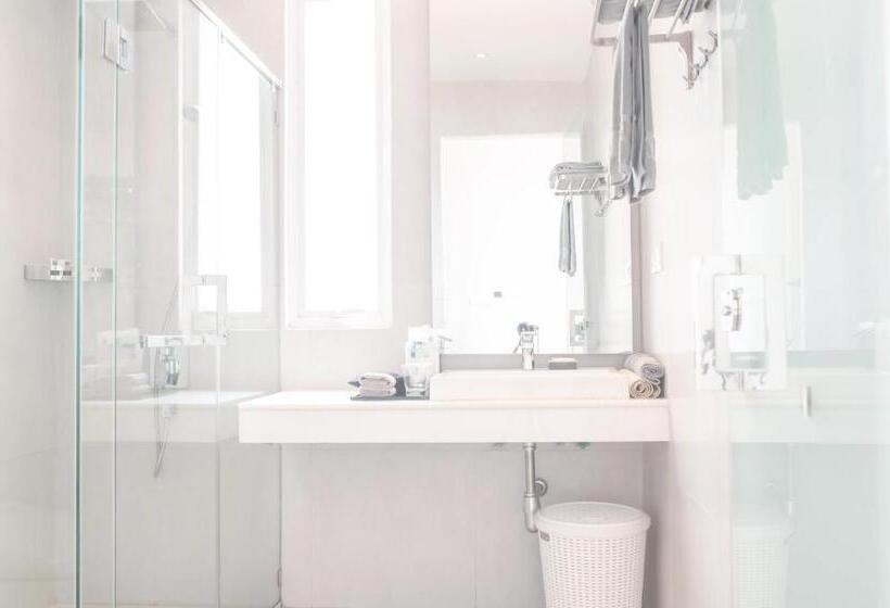 Номер Superior, La Vogue Boutique Hotel & Casino