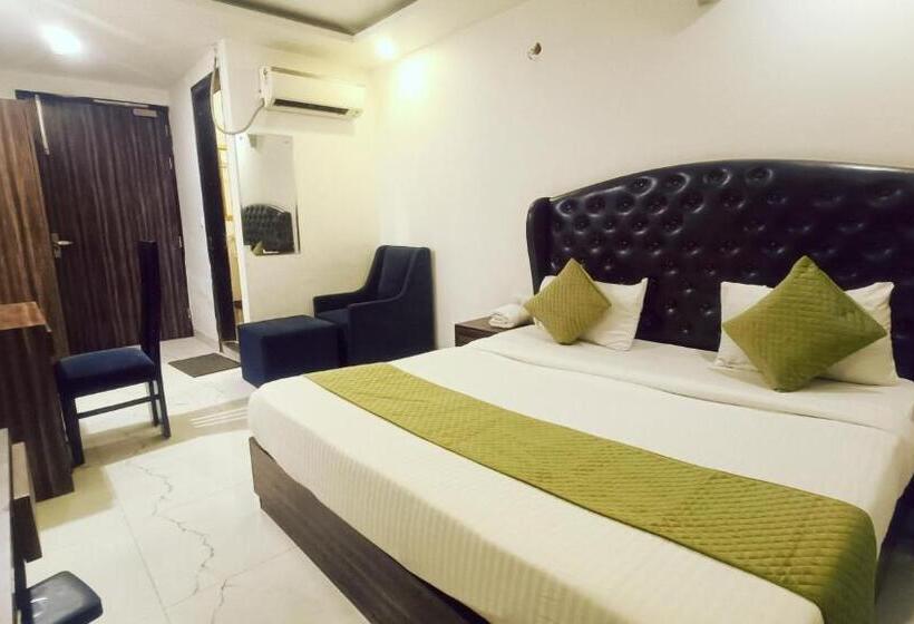 اتاق سوپریور, Mayda Prime Near Delhi Airport