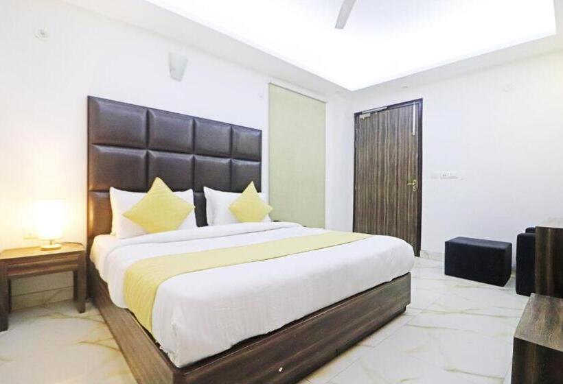 Quarto Deluxe, Mayda Prime Near Delhi Airport