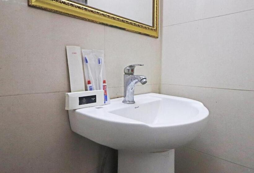 Quarto Deluxe, Mayda Prime Near Delhi Airport