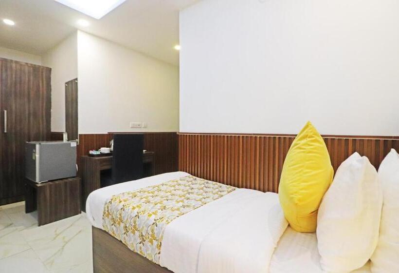 اتاق لوکس سه تخته, Mayda Prime Near Delhi Airport