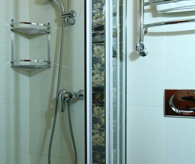 コンフォートルーム, Postoyalec