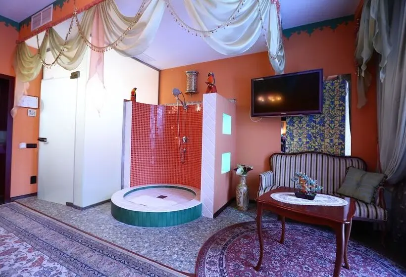 Habitació Deluxe, Postoyalec