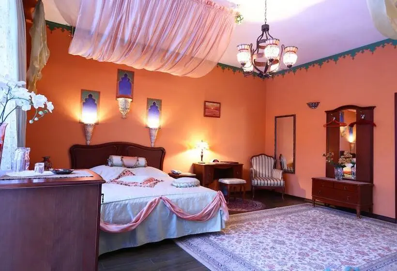 Habitació Deluxe, Postoyalec