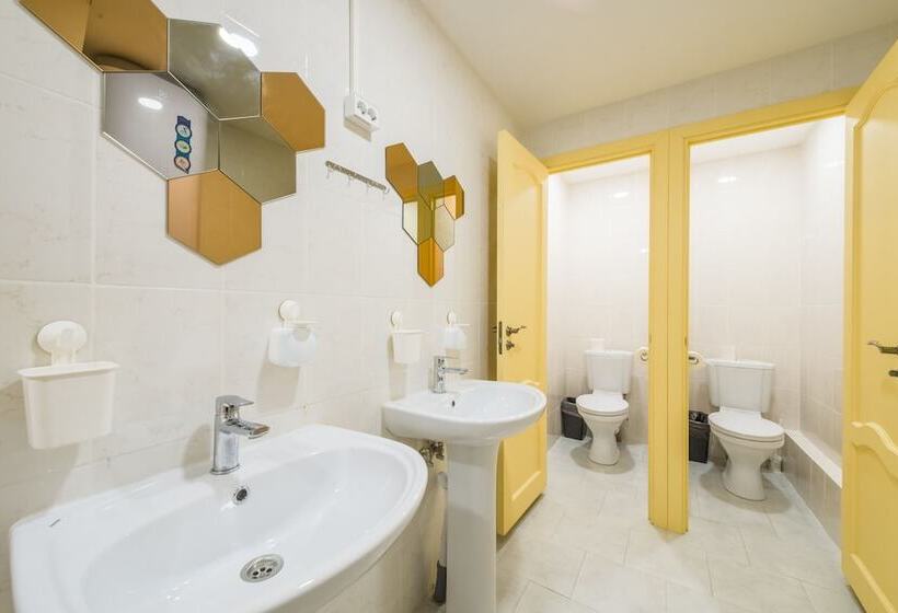 Кровать в Общей Комнате, Hostel Olimpic 22