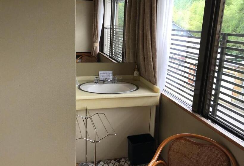 Номер Economy с общей ванной комнатой, Ryujin Onsen Marui Ryokan