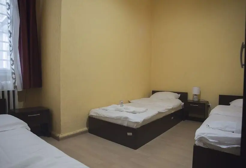 Habitació Triple Estàndard, Serdika Rooms