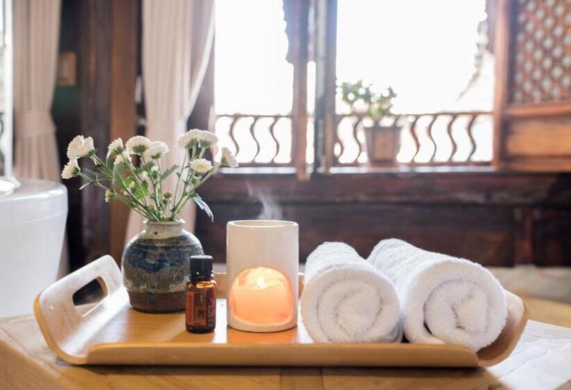 סוויטה עם ג'קוזי, Dali Old Courtyard Boutique Inn