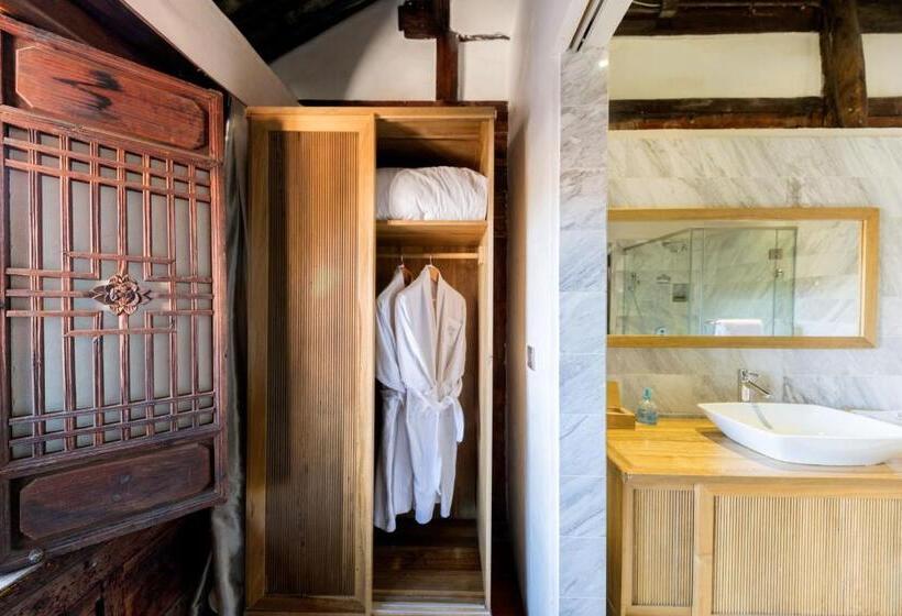 סוויטה עם ג'קוזי, Dali Old Courtyard Boutique Inn